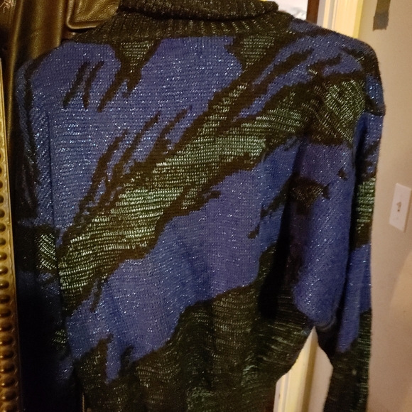Striking Rochelle Metallic Blue Abstract Knit Sweater - Picture 10 of 13